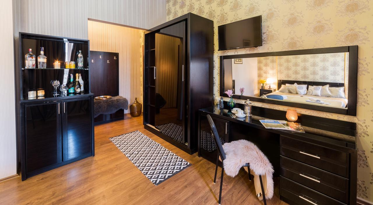 Gold Star Hotel Tbilisi Bagian luar foto