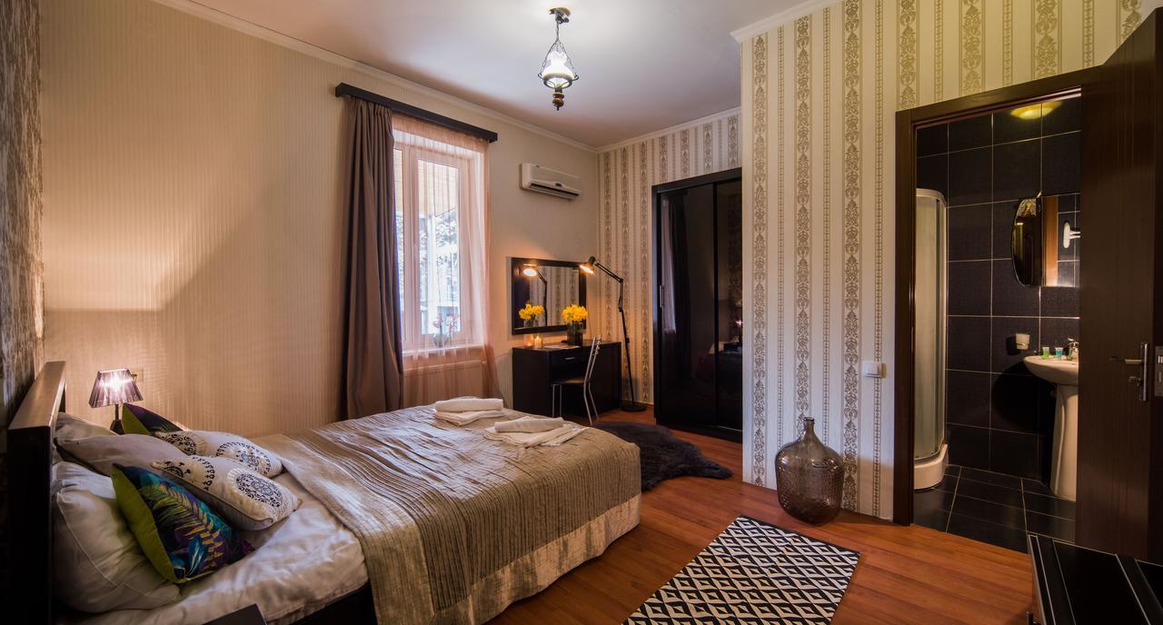 Gold Star Hotel Tbilisi Bagian luar foto