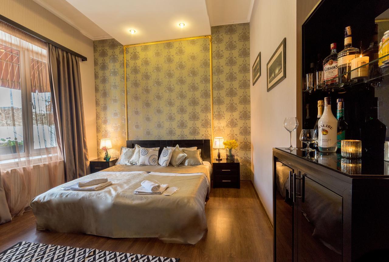 Gold Star Hotel Tbilisi Bagian luar foto