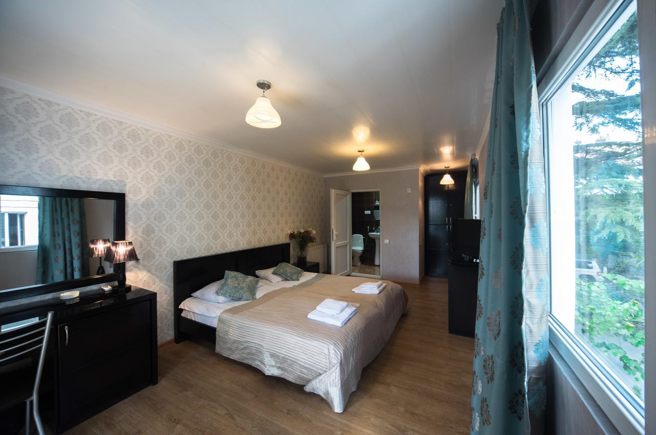 Gold Star Hotel Tbilisi Bagian luar foto